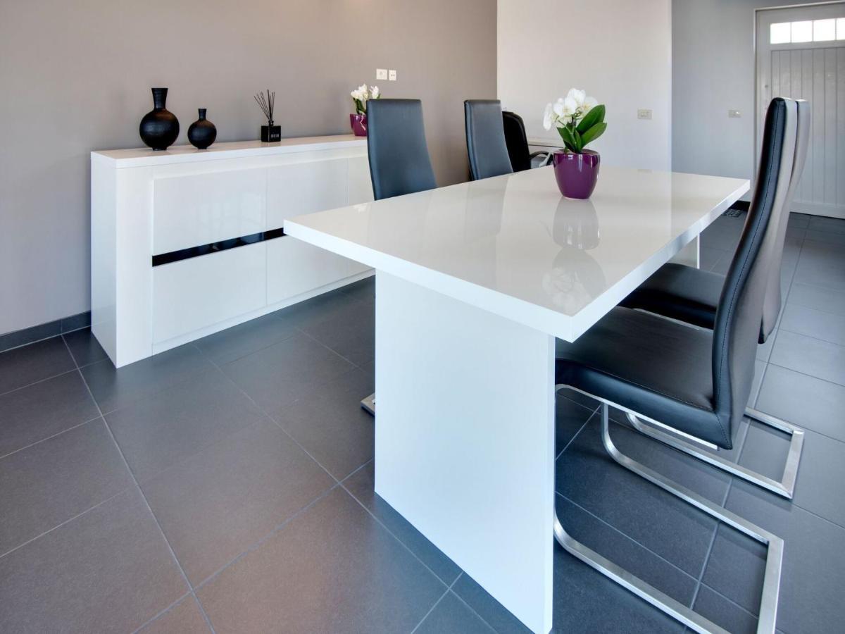 Modern Holiday Home In De Haan With Garden Exteriör bild