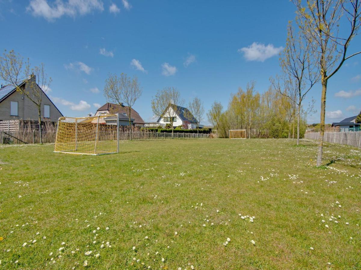 Modern Holiday Home In De Haan With Garden Exteriör bild