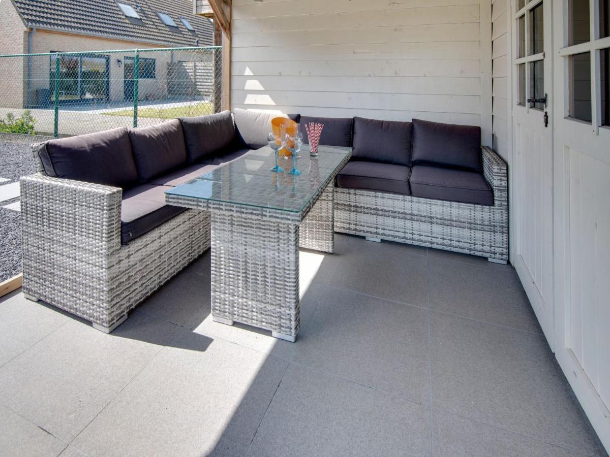 Modern Holiday Home In De Haan With Garden Exteriör bild