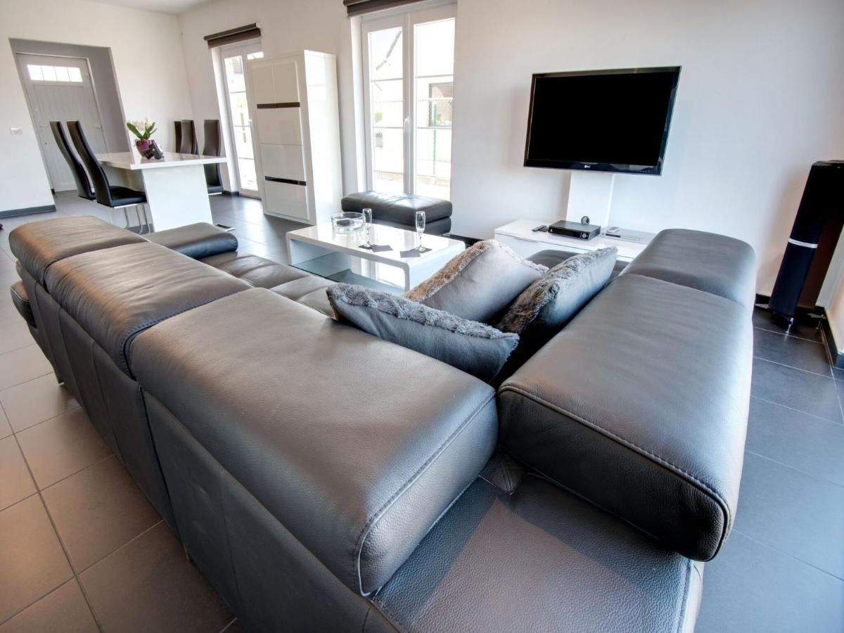 Modern Holiday Home In De Haan With Garden Exteriör bild
